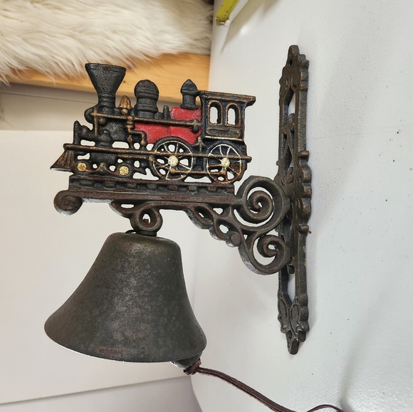 Vintage Door Bell Train Locomotive Cast Iron Rustic Farmhouse Wall Mount Dinner - Picture 4 of 10